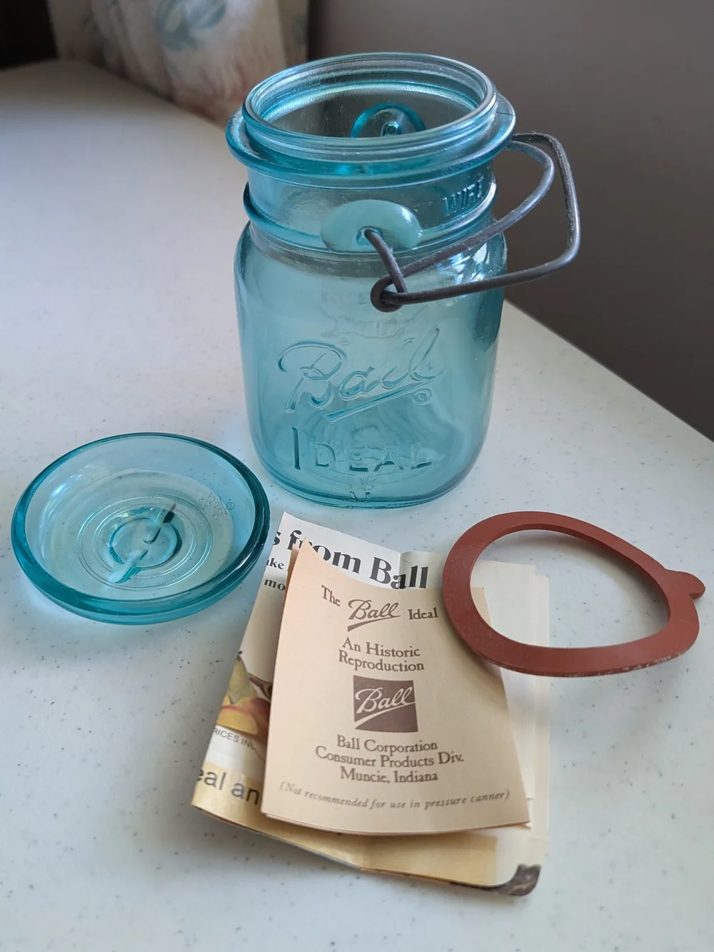 Set Of 4 Blue Ball Ideal Glass Mason Jars with Wire Bail Lids Farmhouse Decor